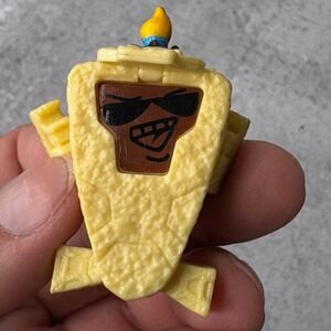 Hasbro Transformers BotBots Bakery Bytes Richmond Cakesmore B-Day Cake Figure